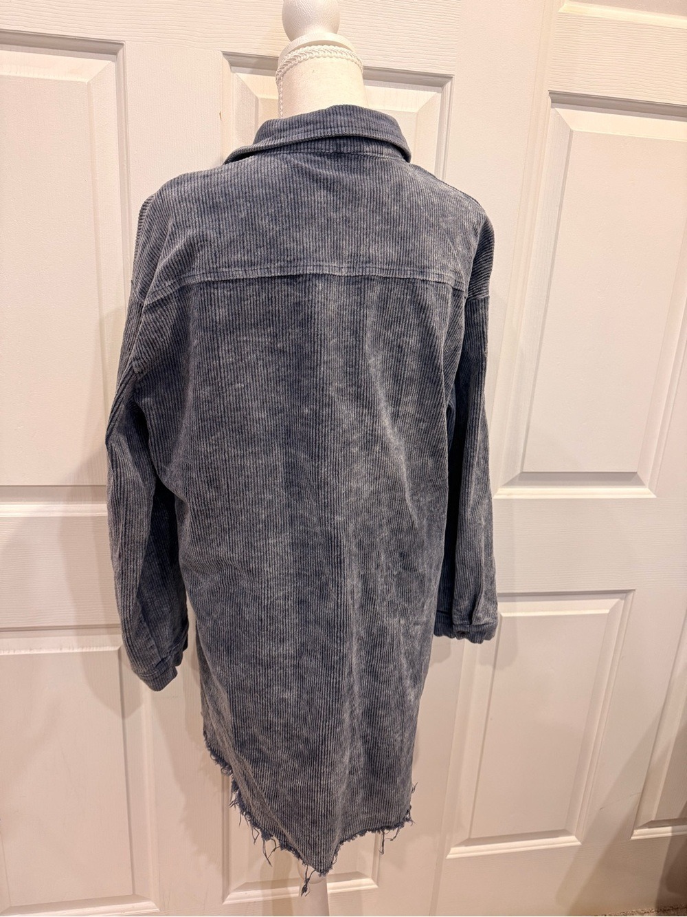 POL Gray Corduroy Oversized Raw Hem Button Down Shacket Tunic Large - Picture 8 of 9
